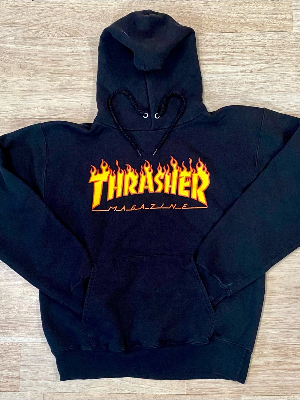 Thrasher Magazine Hoodie Men’s S Black Flame Logo Streetwear Pullover Sweatshirt